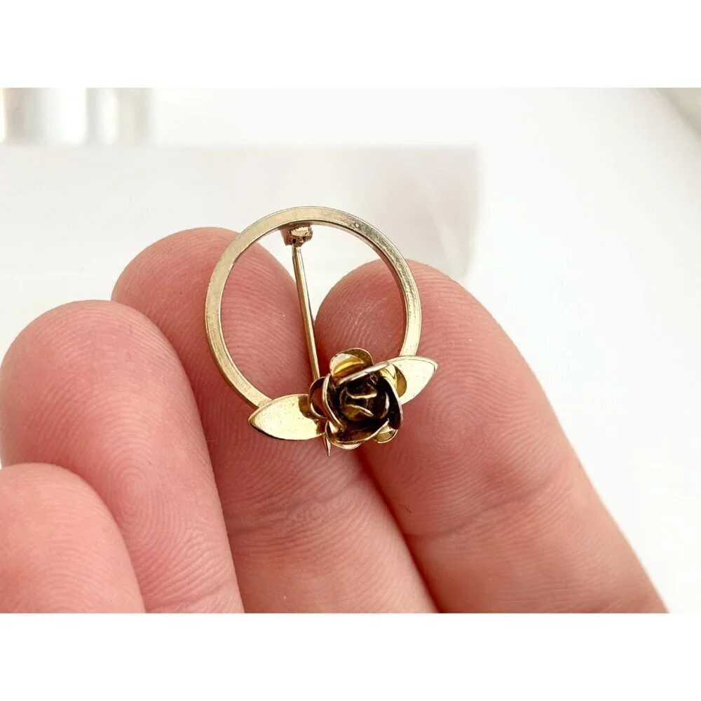 Tiny Gold Toned Rose Shaped Round Vintage Cute Jewelry Brooch | Lapel Pin